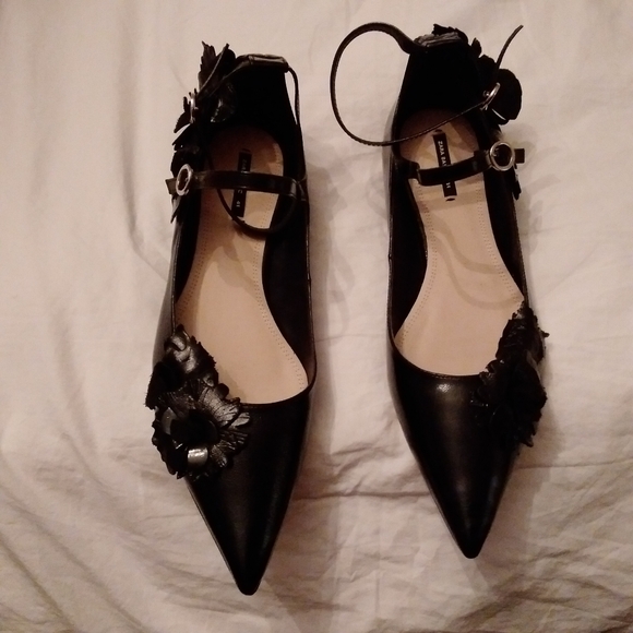Zara Shoes - Flat Anklet shoes